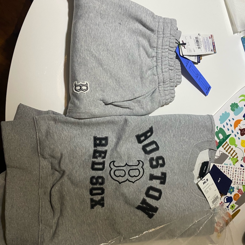 MLB Korea Boston Red Sox AOP 2pc Sweatsuit Sweatshirt Pants Set (MLB Licensed)